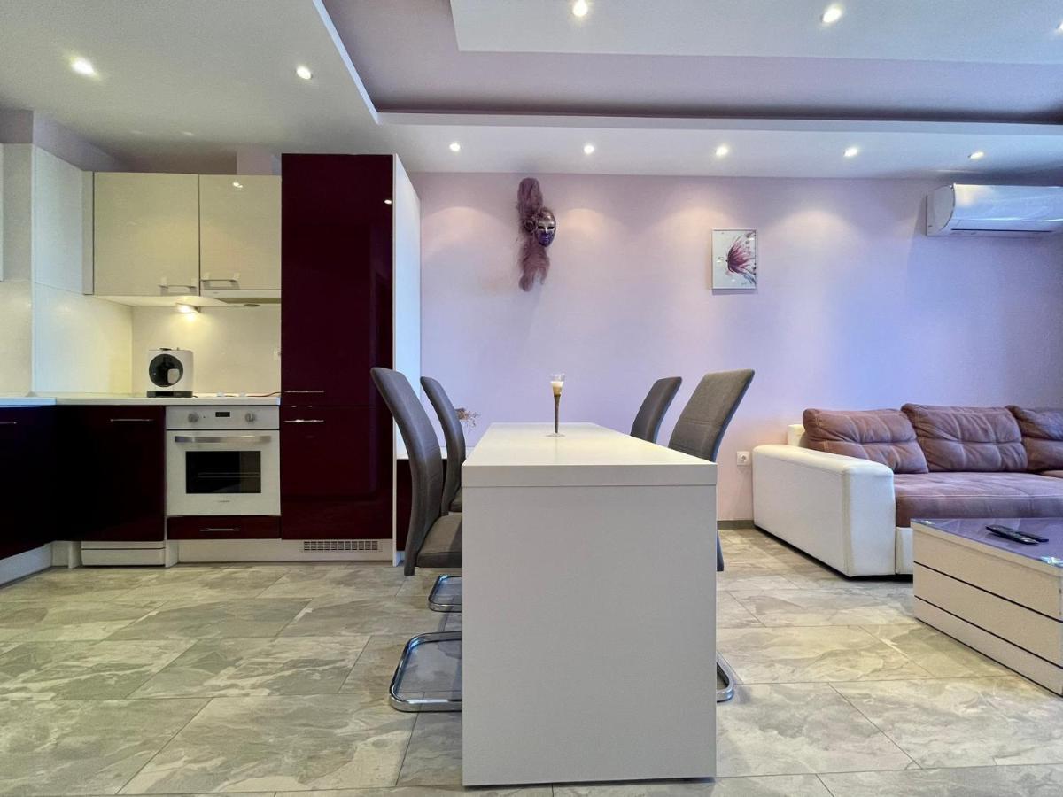 Апартамент Чаролит / Apartment Charoite Burgas City Exterior foto