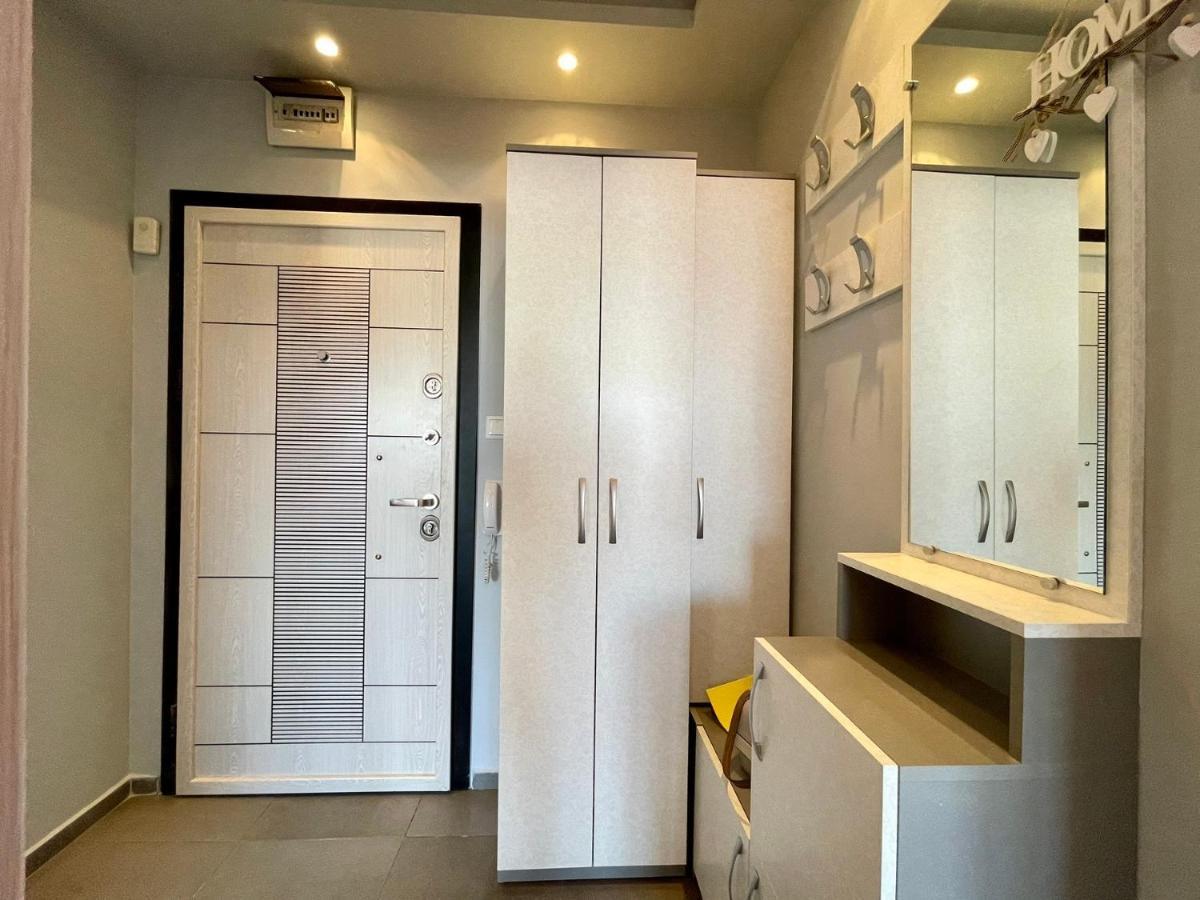 Апартамент Чаролит / Apartment Charoite Burgas City Exterior foto