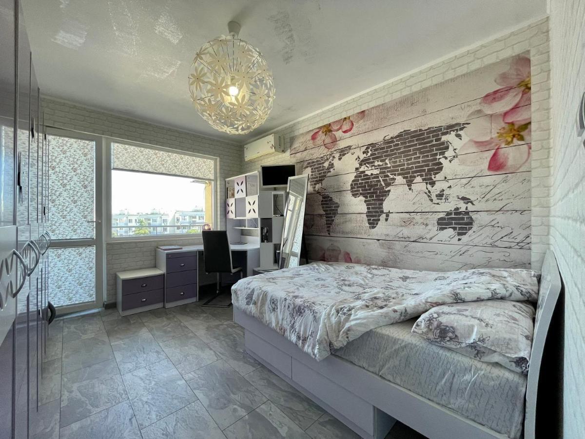 Апартамент Чаролит / Apartment Charoite Burgas City Exterior foto